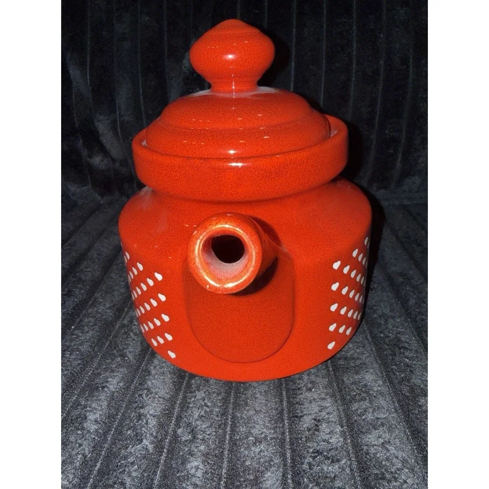 Vintage WAECHTERSBACH W. GERMANY Tea Pot Red With White Hearts - 1 Chip Inside‎